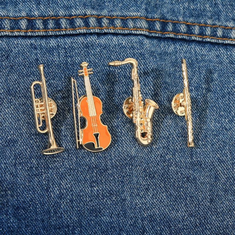 Musical Instrument In Orchestra - 【平和】1個 シンフォニーオーケストラバッジ 面白い楽器 エナメルブローチ トランペット クラリネット